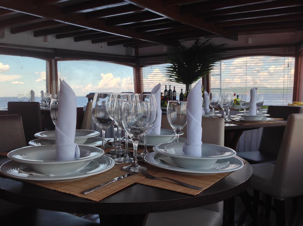 Hotel en barco Mv Desafio *